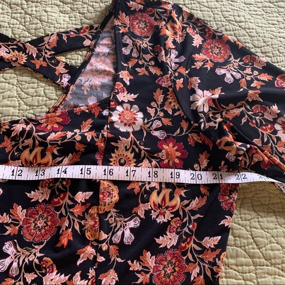 NWT. Forever 21 Romper * 2X - Picture 6 of 10